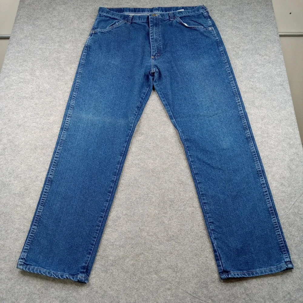 Wrangler Jeans Mens 38x32 Blue Regular Fit Denim 5 Pocket Straight Leg 85900DW‎